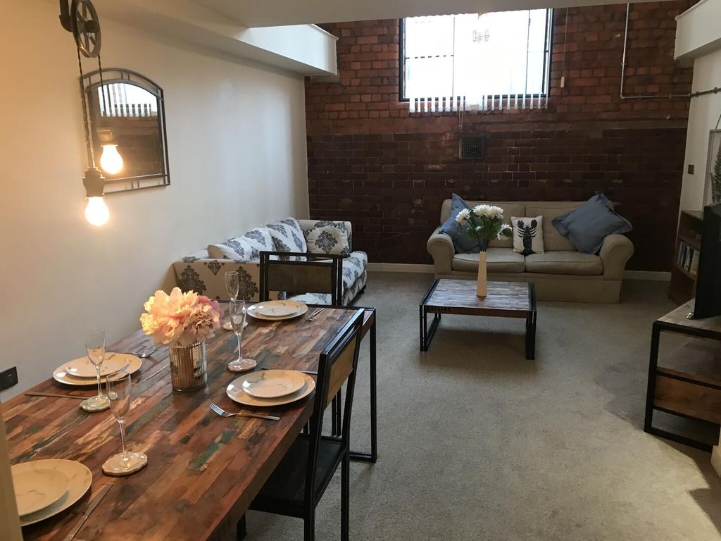 Property photo 2 of 27 Living Room