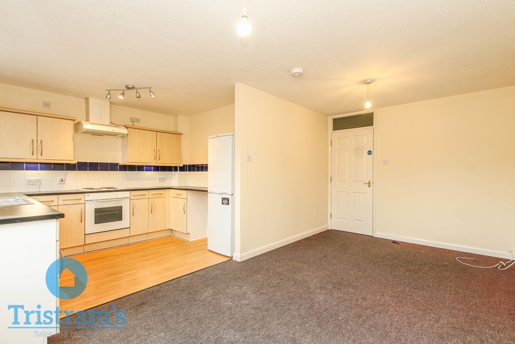 Property photo 2 of 12