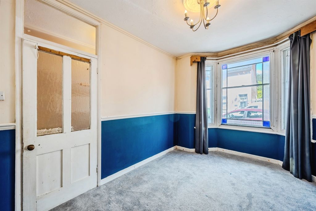Property photo 3 of 20