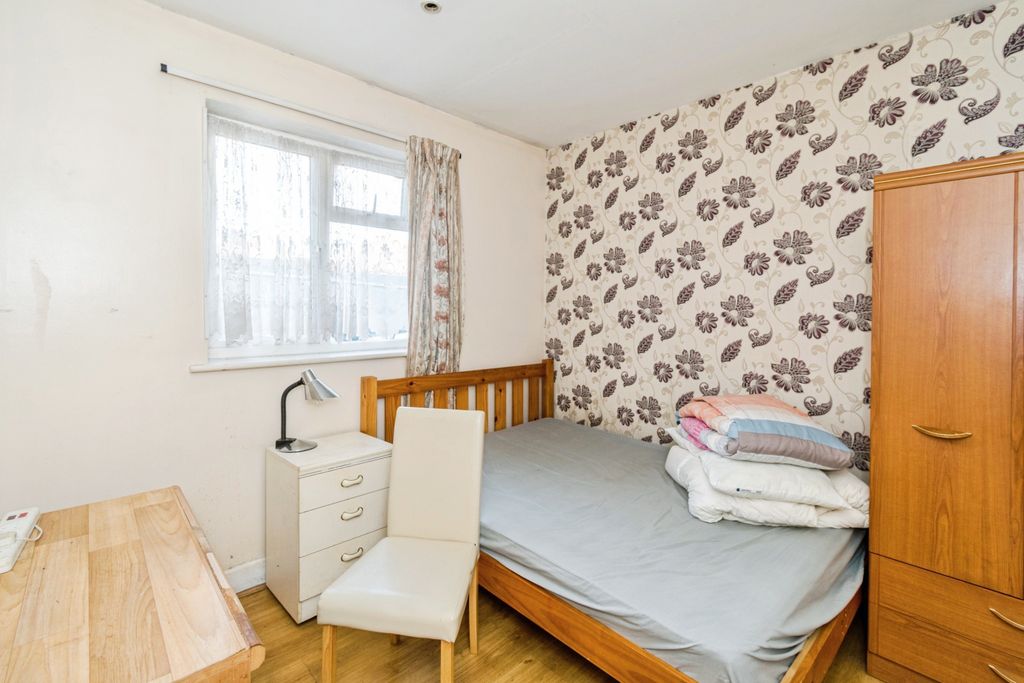 Property photo 3 of 22
