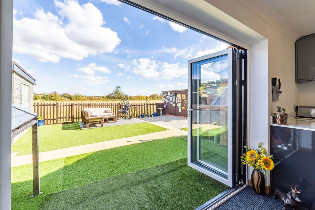 Property photo 2 of 53