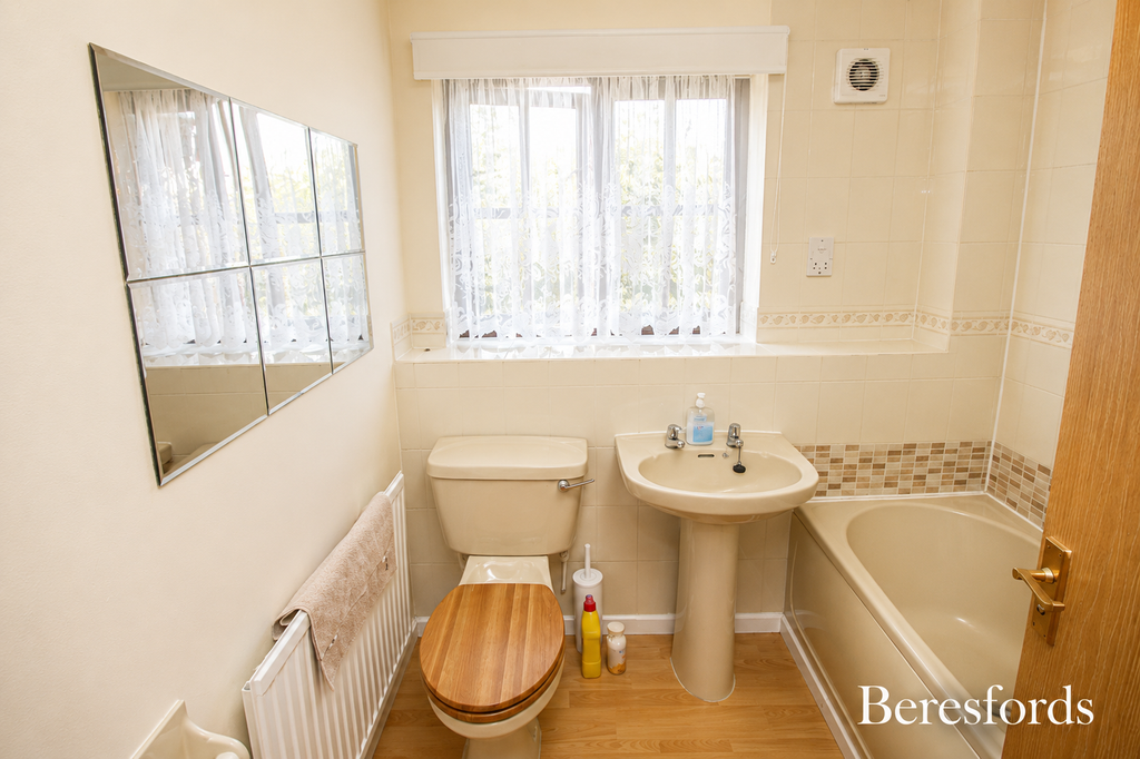 Property photo 2 of 4 Bathroom
