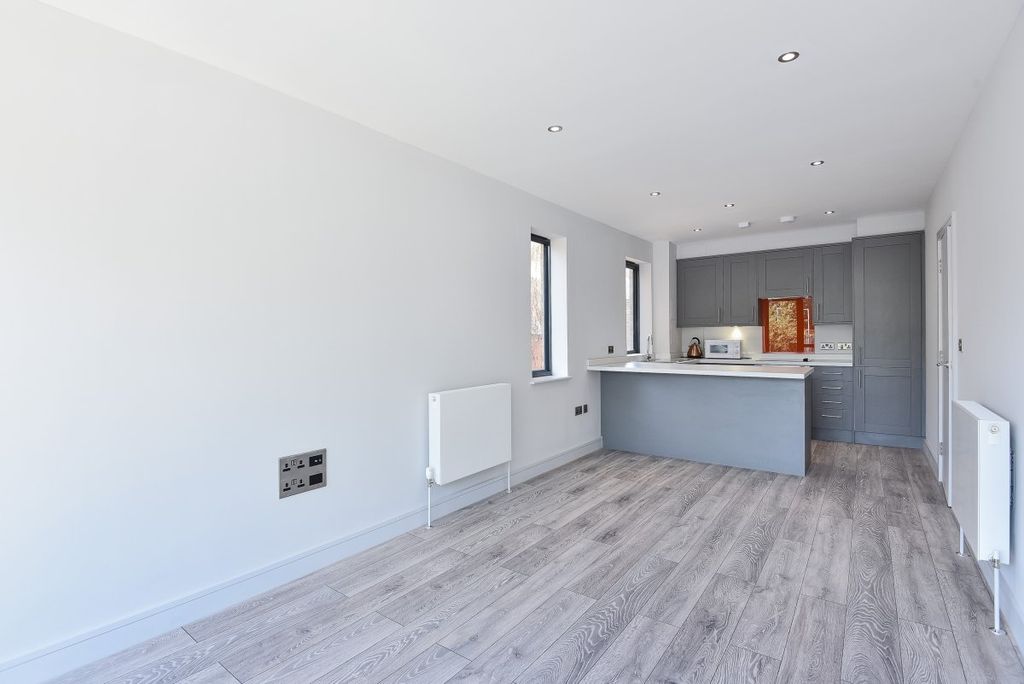 Property photo 1 of 7 333379 (4)