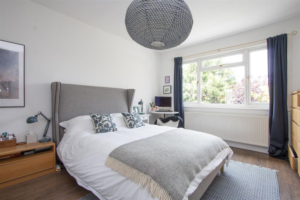 Property photo 3 of 7 Delamere Road Sw20 Bedroom 1
