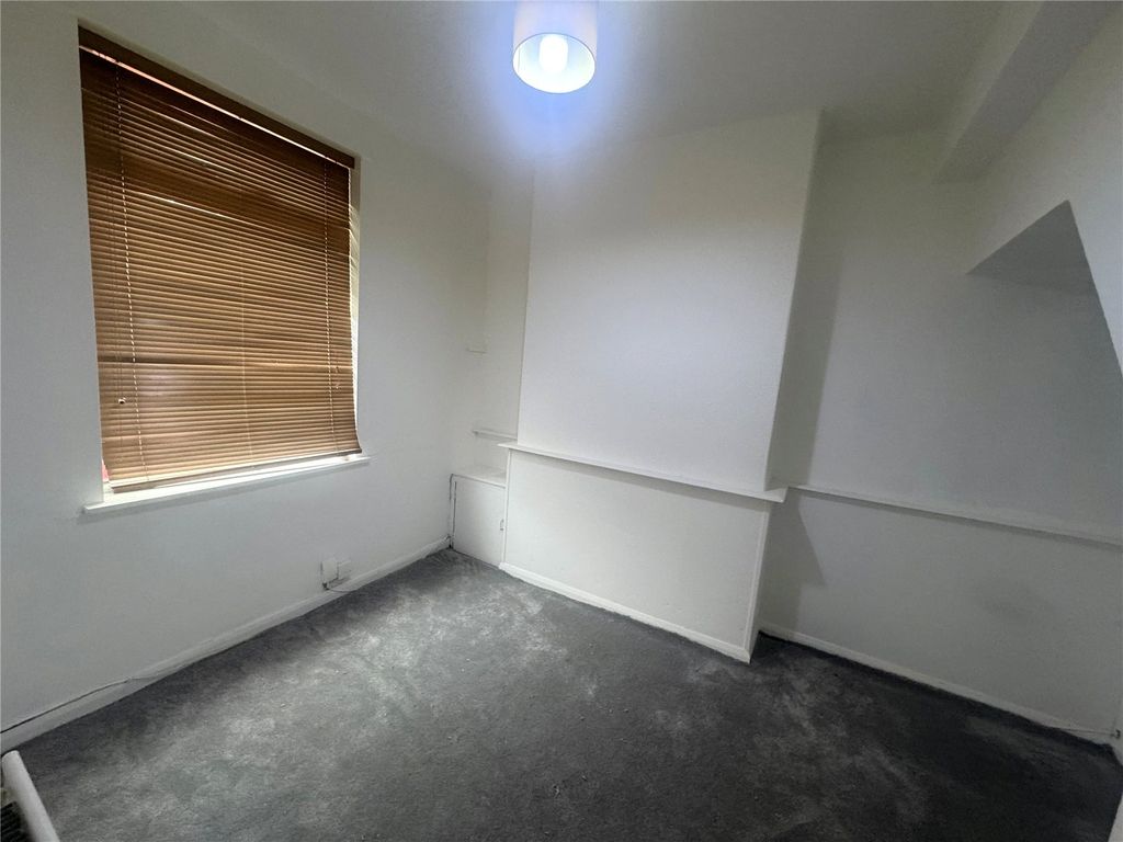 Property photo 2 of 7 Picture No. 12