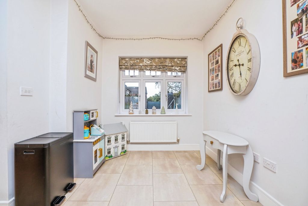 Property photo 3 of 15 Kitchen/Dining Room
