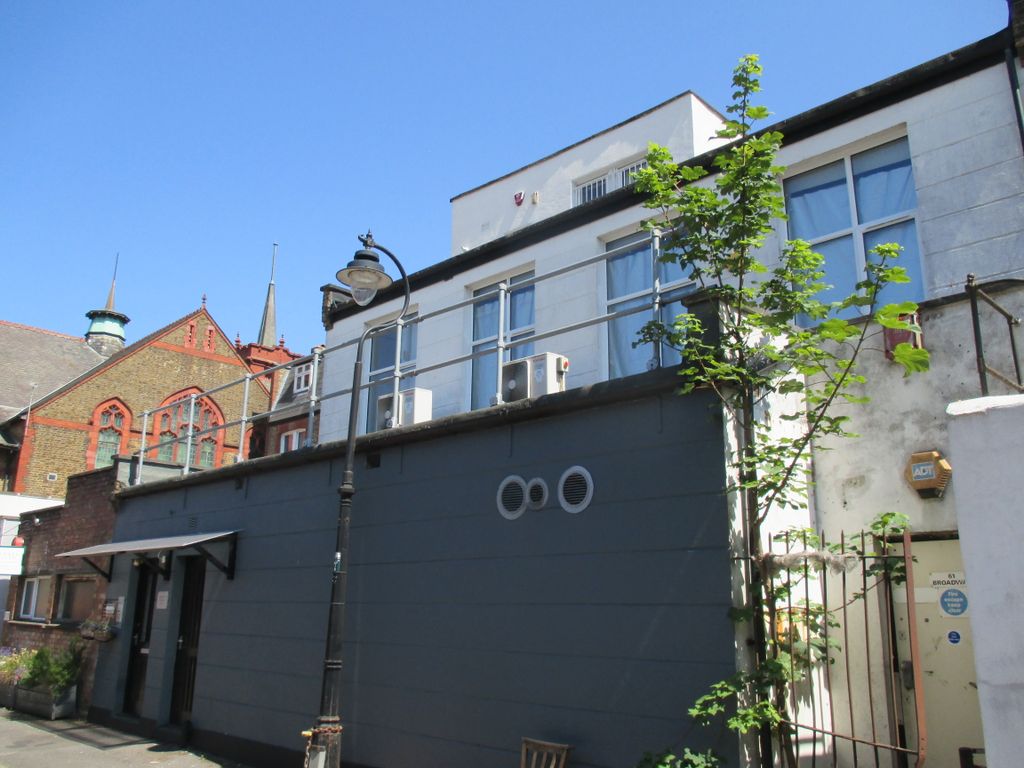 Property photo 1 of 5