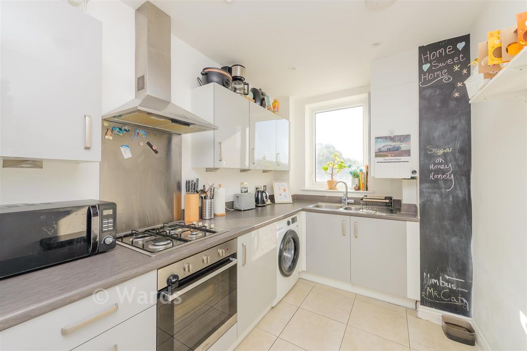 Property photo 2 of 7 Kitchen