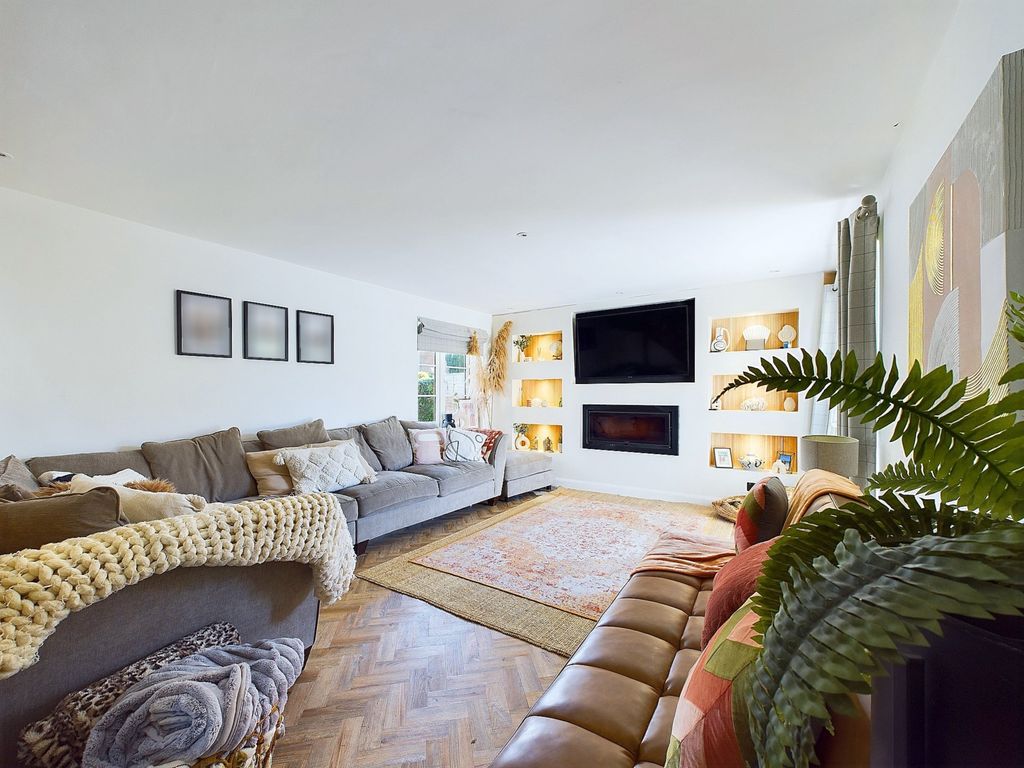 Property photo 3 of 18 3530-Hr-3