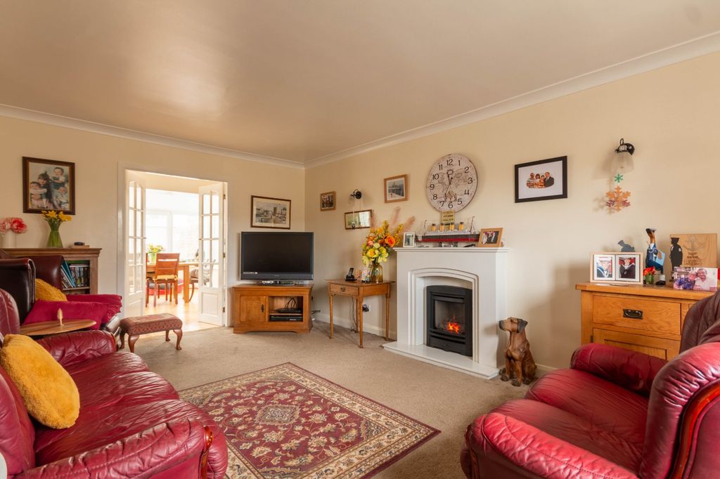 Property photo 2 of 19 Picture No. 26