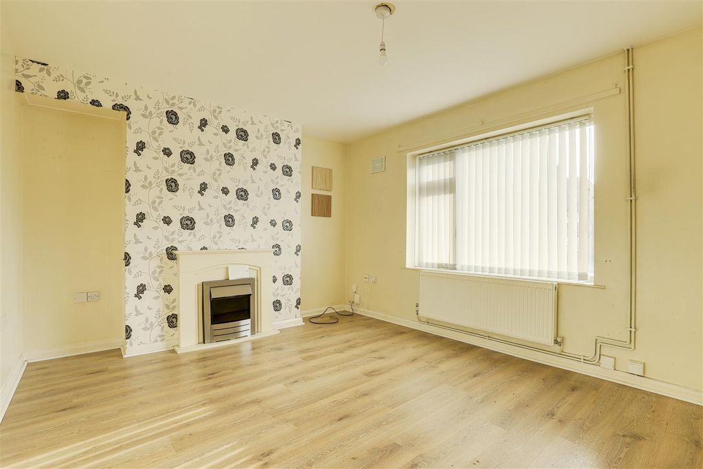 Property photo 2 of 12 01.Jpg