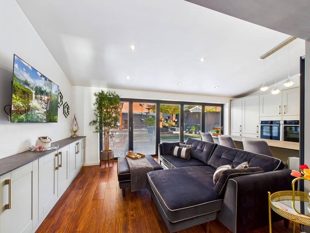 Property photo 3 of 37 Living Room