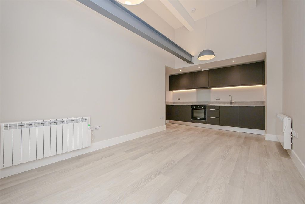 Property photo 3 of 15 Kitchen/Living Room