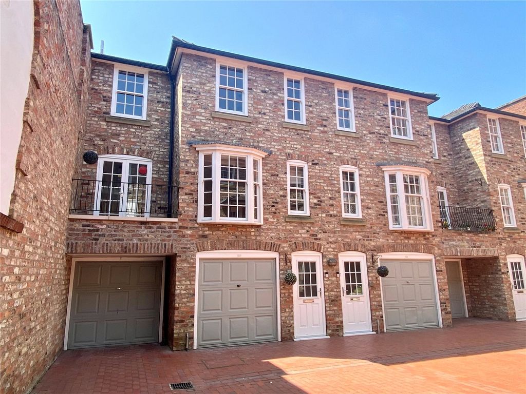 Property photo 1 of 9 Exterior Front