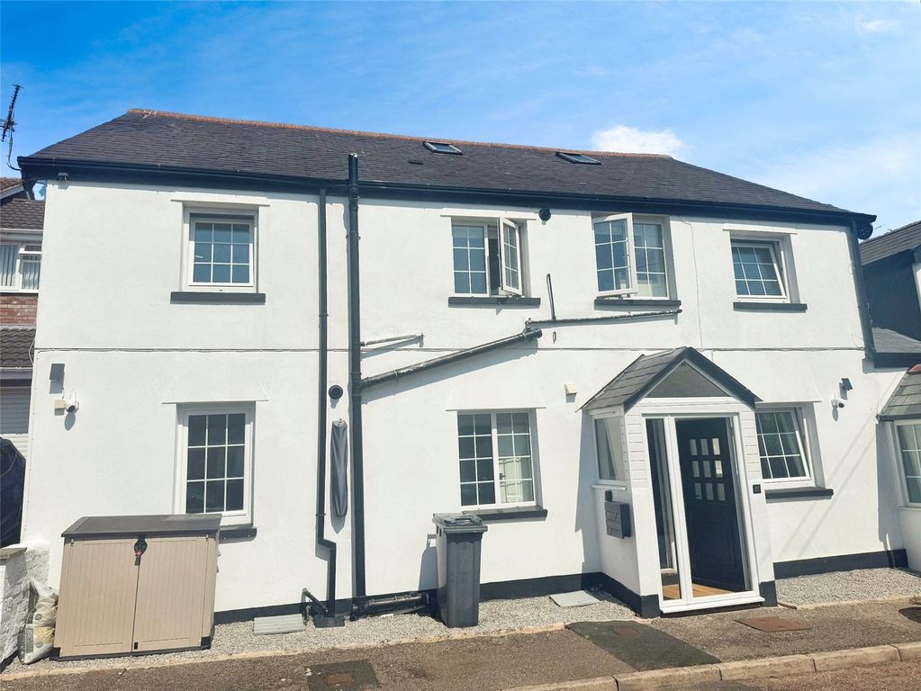 Property photo 1 of 8 Front