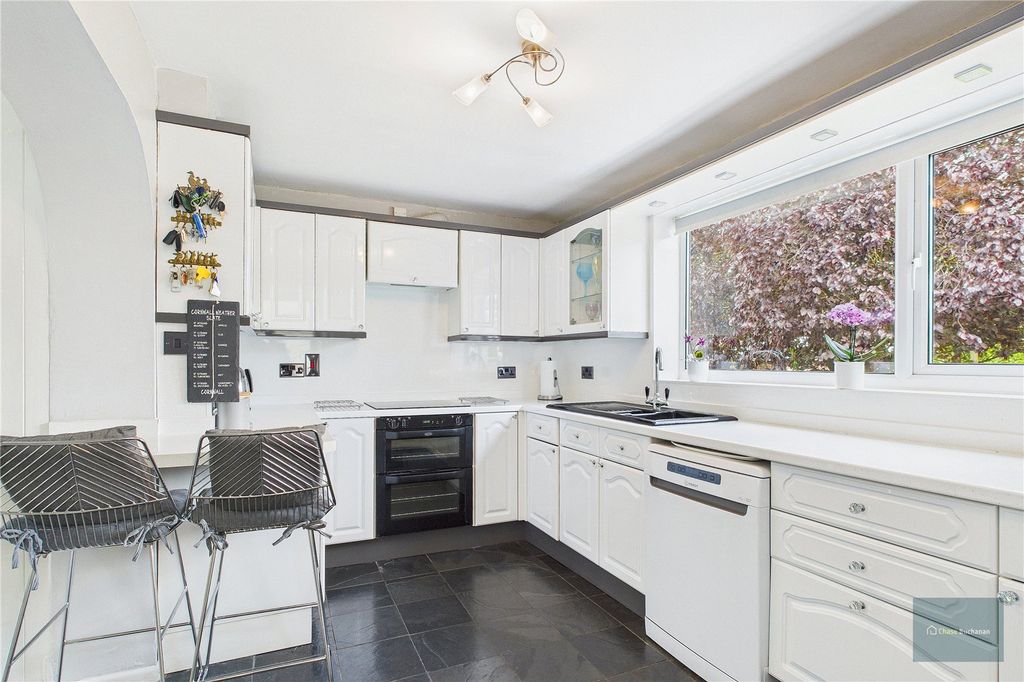 Property photo 3 of 26 Picture No. 21