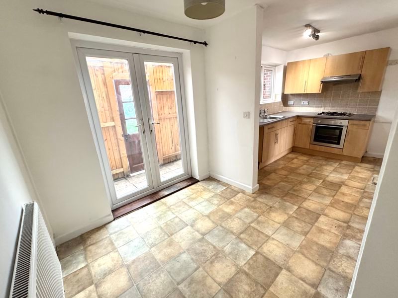 Property photo 3 of 9 Photo 7