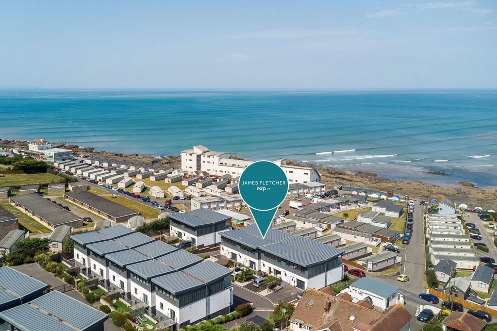 Property photo 2 of 52