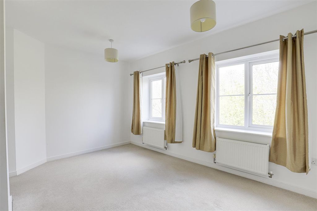 Property photo 3 of 12 33001.Jpg
