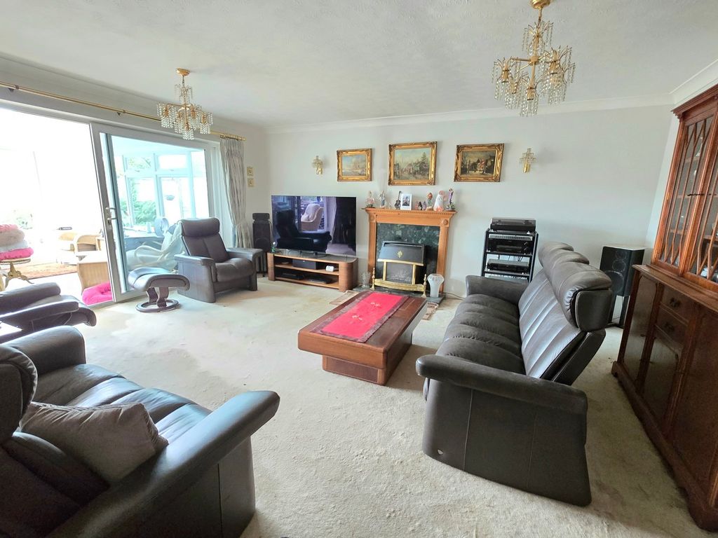 Property photo 3 of 20