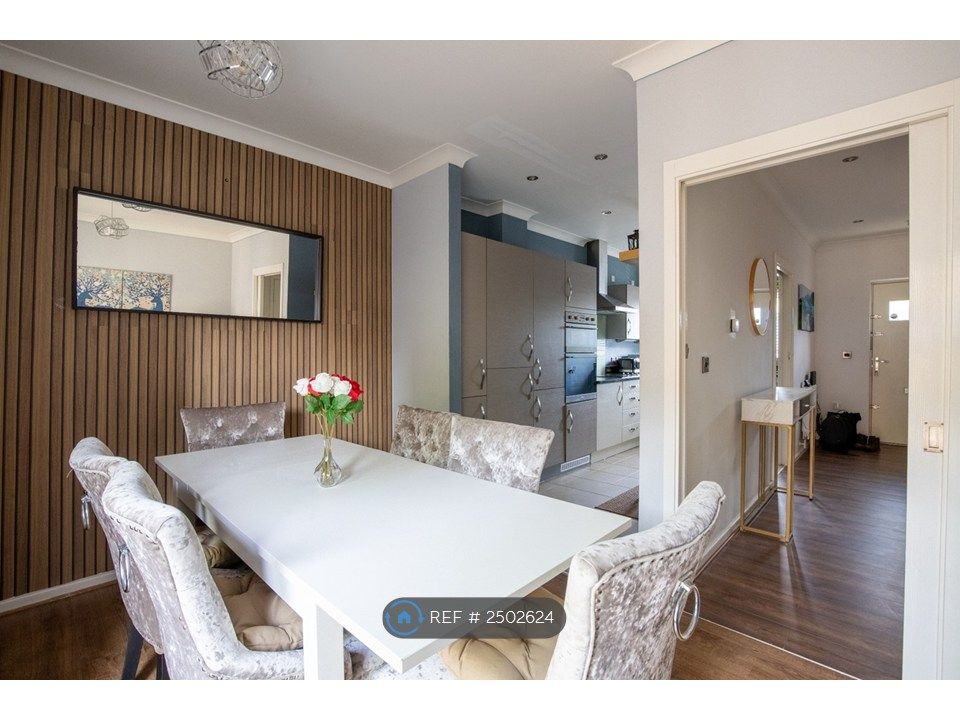 Property photo 3 of 29 Dining Room