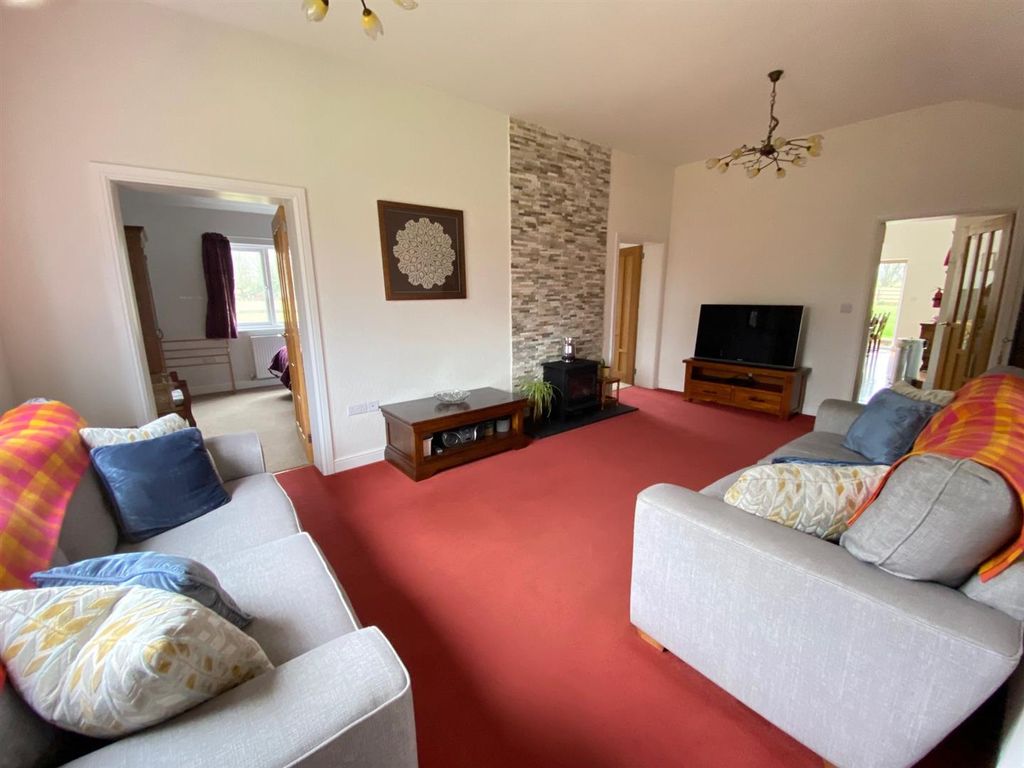 Property photo 3 of 27 Sitting Room.Jpg