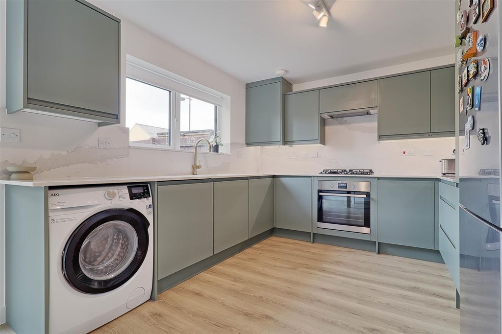 Property photo 2 of 19 Kitchen 2.Jpg
