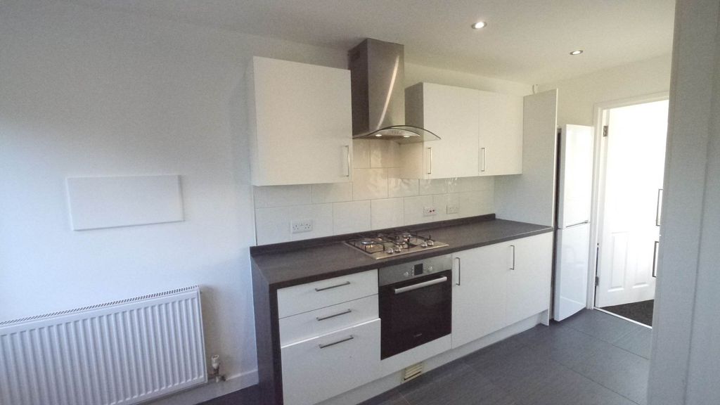 Property photo 3 of 25