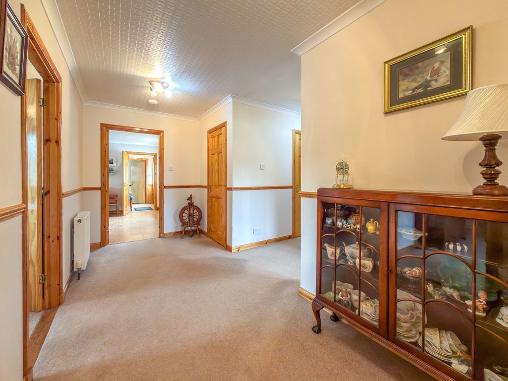 Property photo 3 of 39
