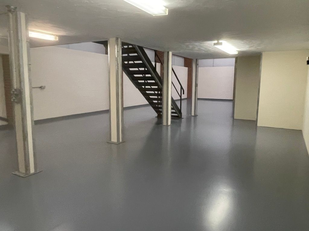 Property photo 3 of 12 Photo 6