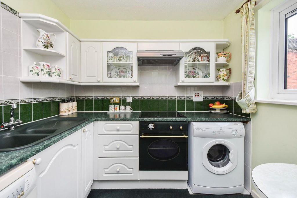 Property photo 1 of 15 142Bramhamdrive-2.Jpg