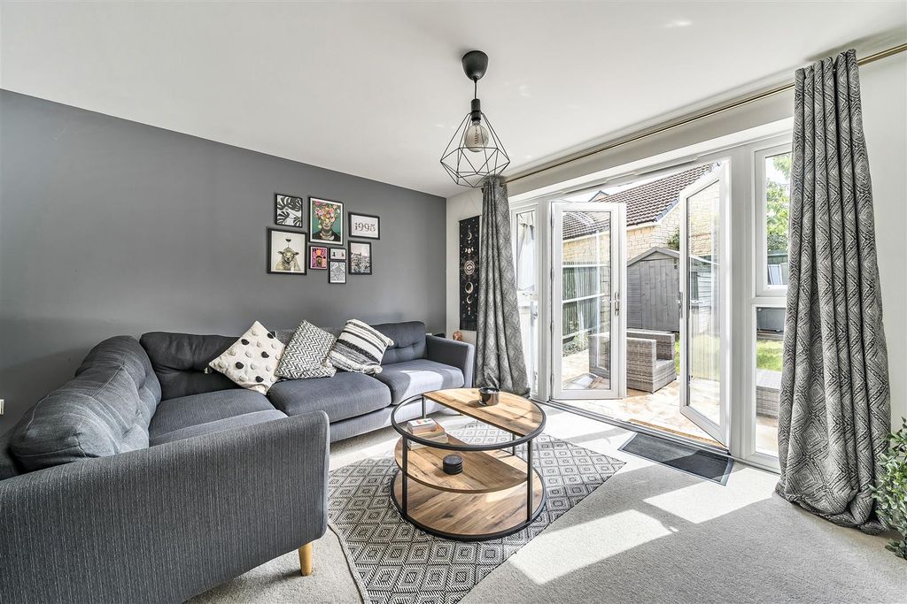 Property photo 3 of 22 Lounge/Diner