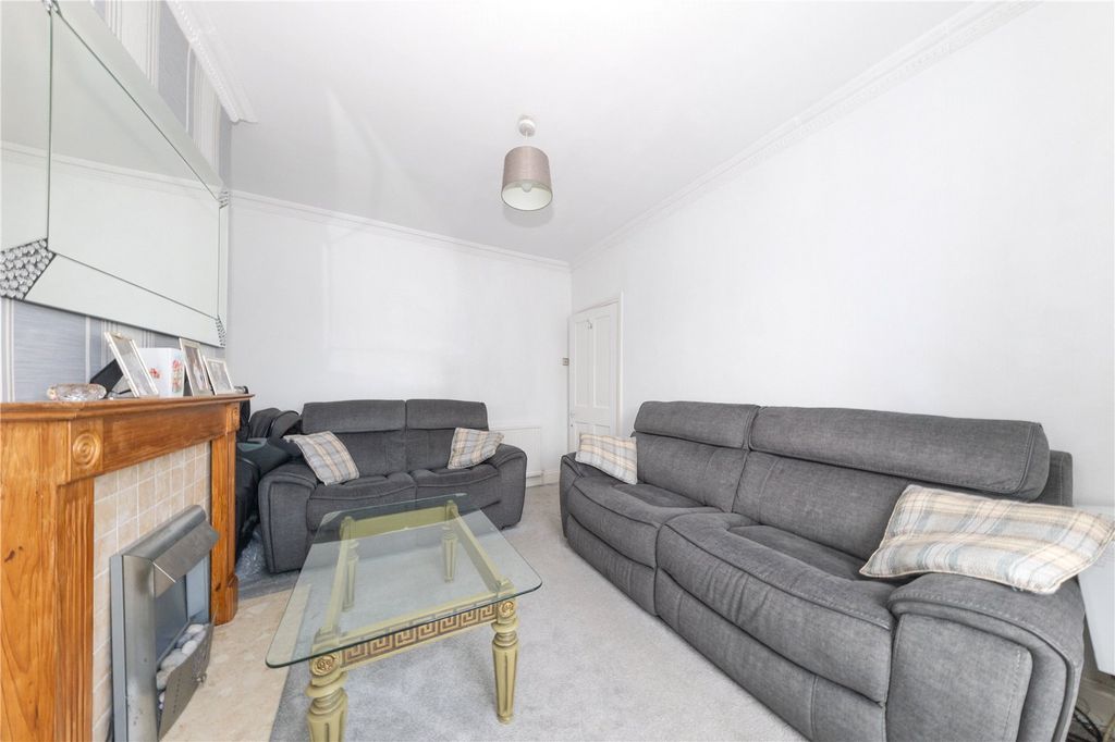 Property photo 3 of 21 Picture No. 16