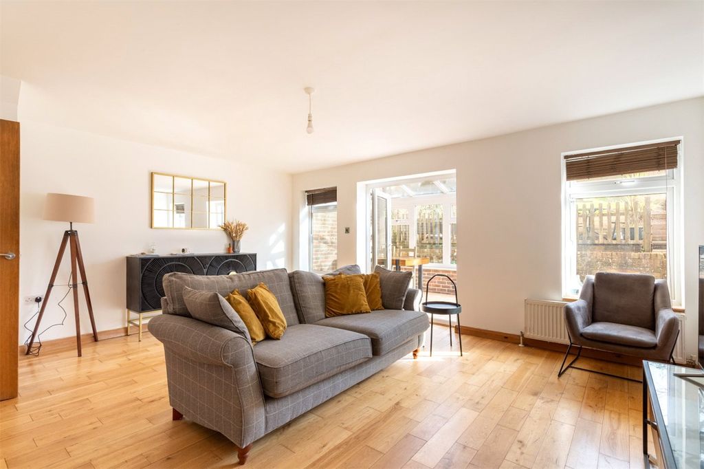 Property photo 3 of 20 Picture No. 21