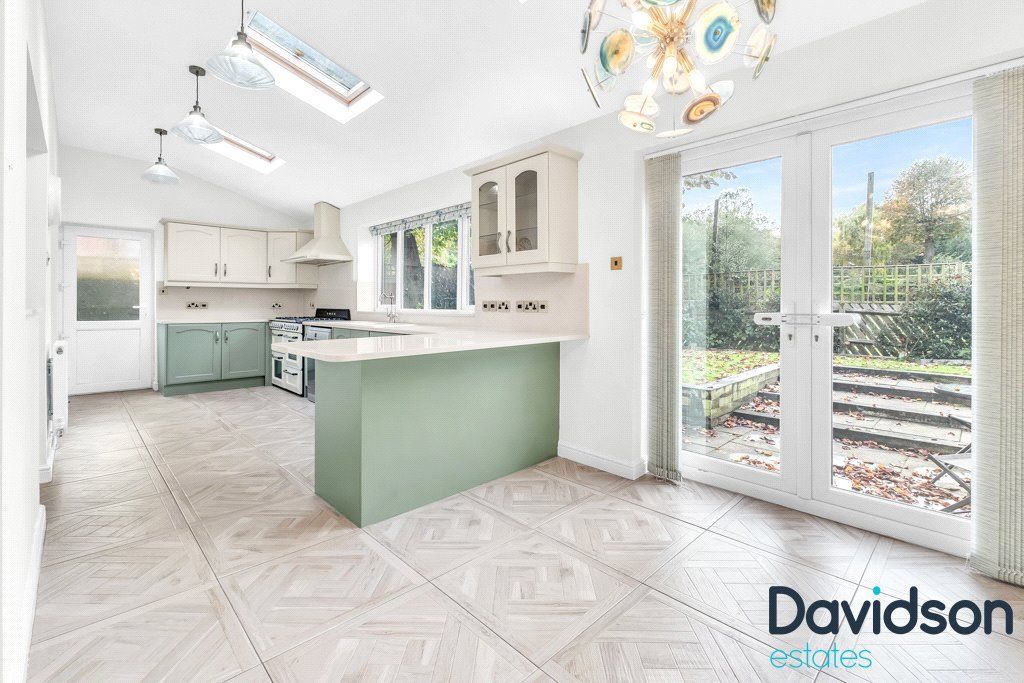 Property photo 2 of 33 Picture No. 20