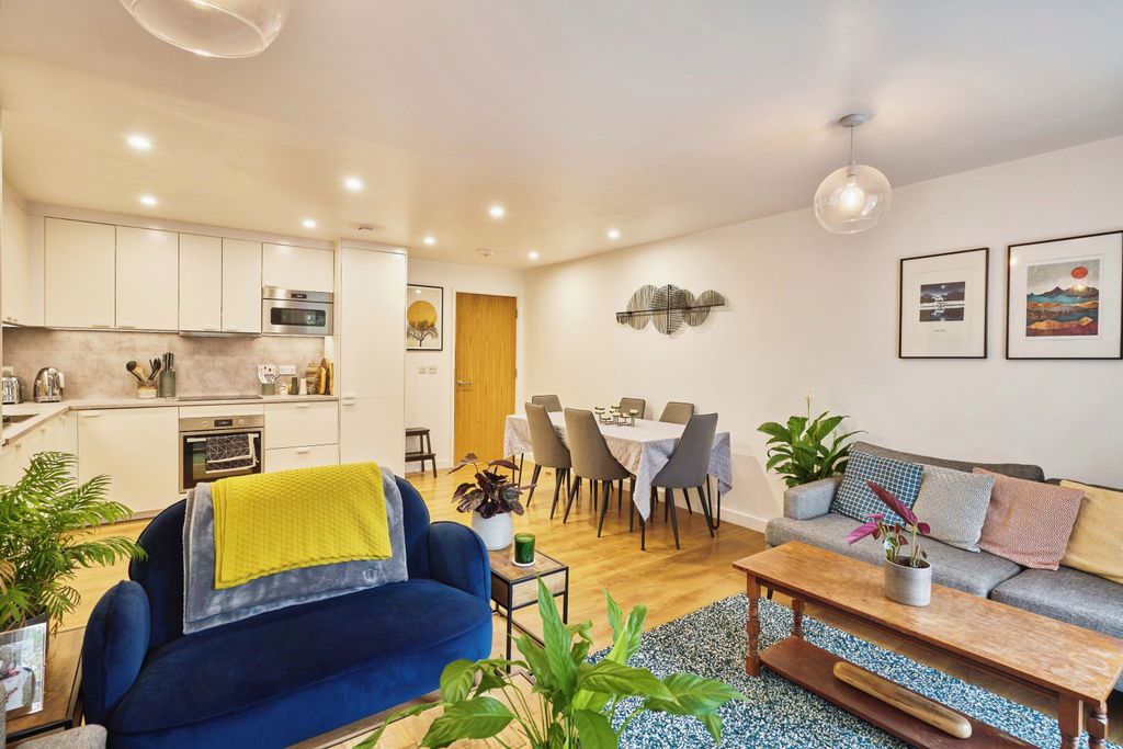 Property photo 1 of 11 Open Plan Living