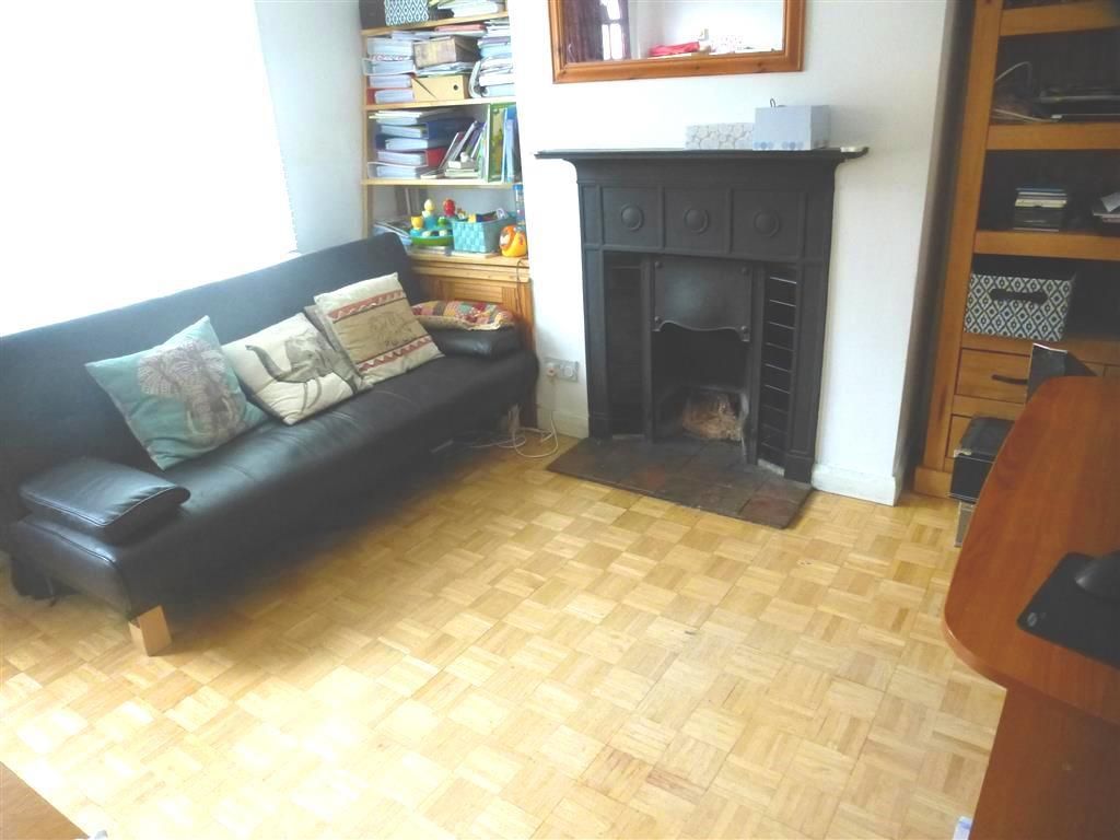 Property photo 2 of 5 Living Room