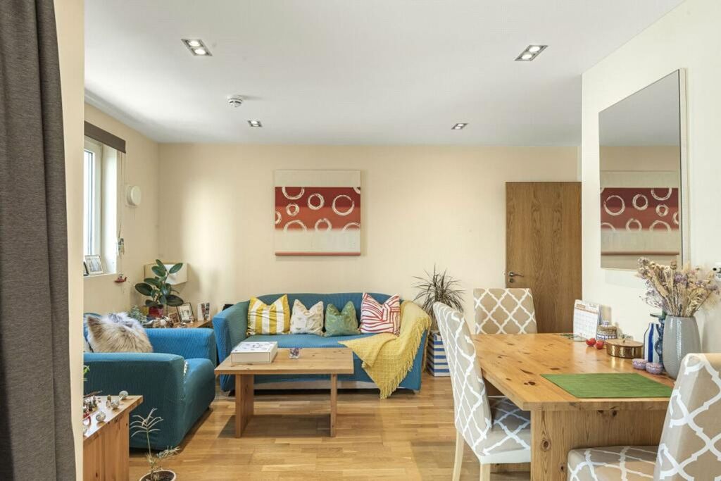 Property photo 2 of 11