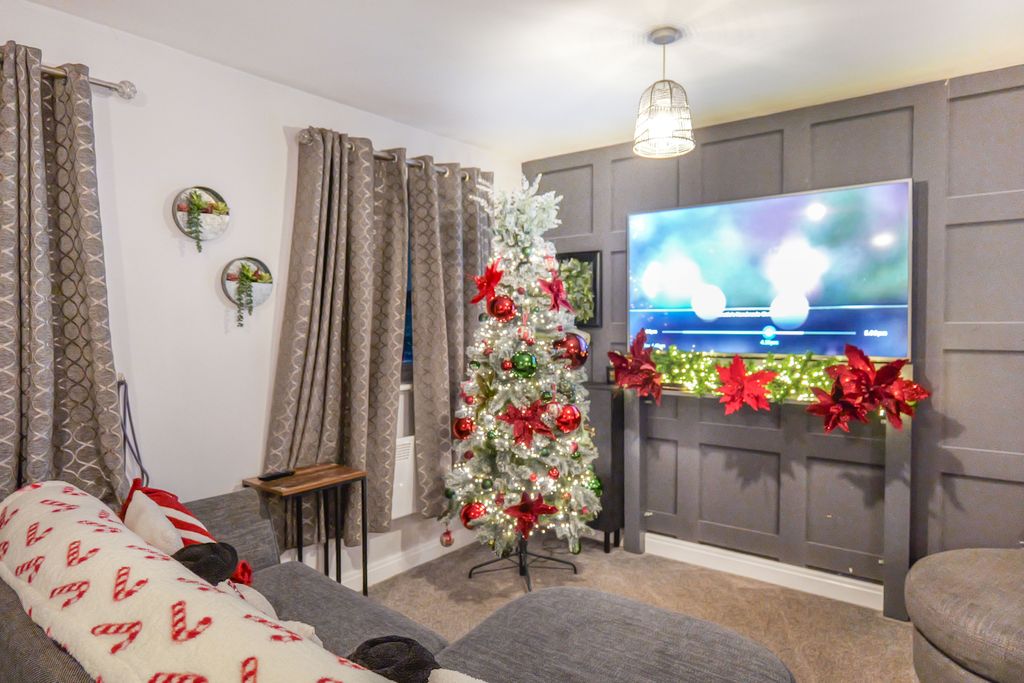 Property photo 2 of 19