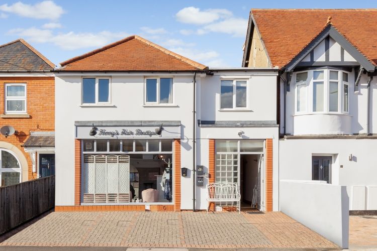 Property photo 1 of 9 206882