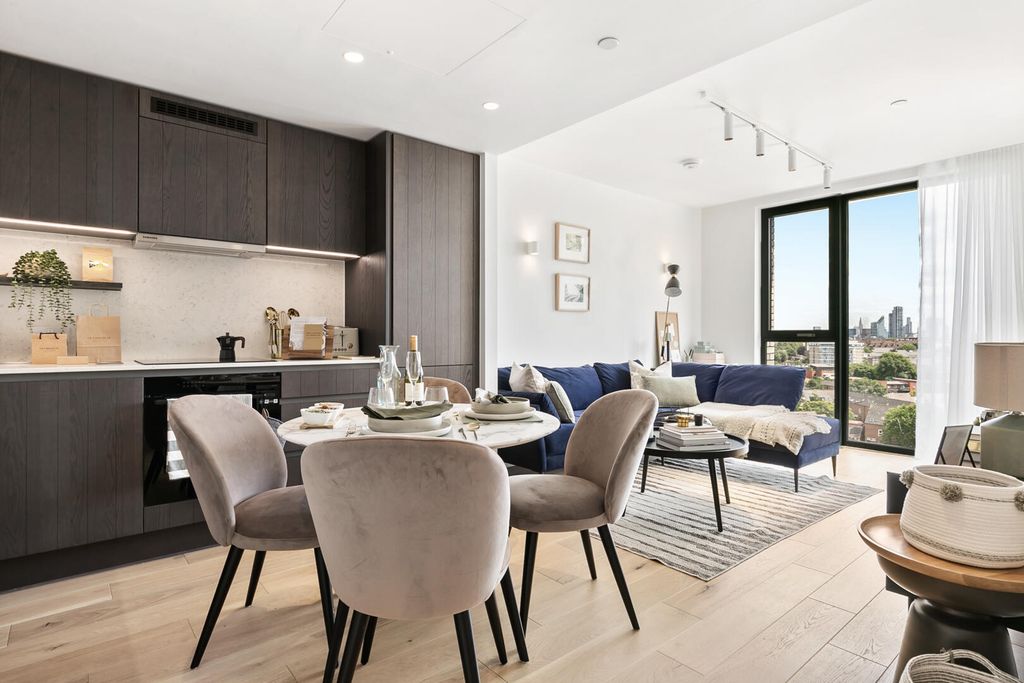 Property photo 2 of 33 Open Plan Layout