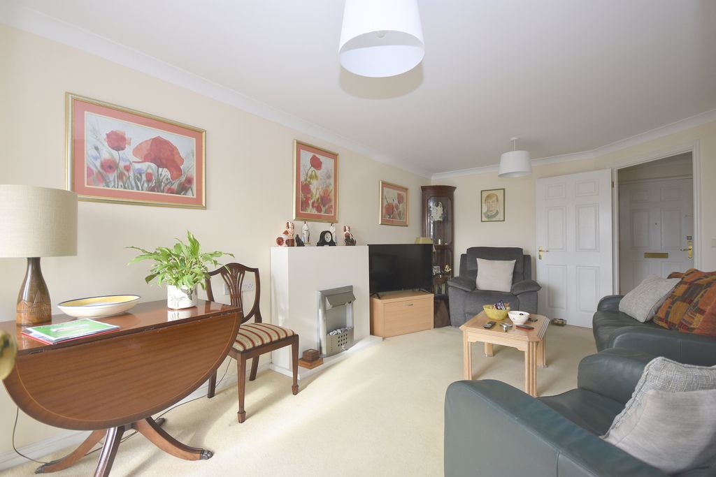 Property photo 3 of 11