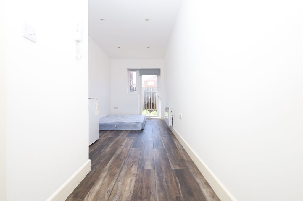 Property photo 1 of 2