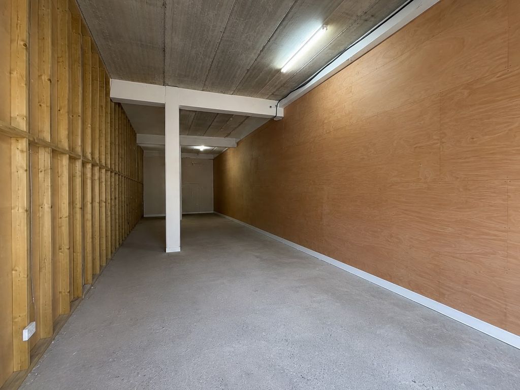 Property photo 2 of 3