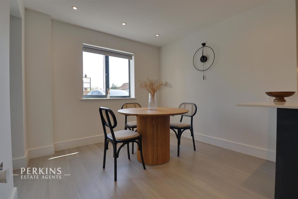 Property photo 2 of 6 Dining.Jpg