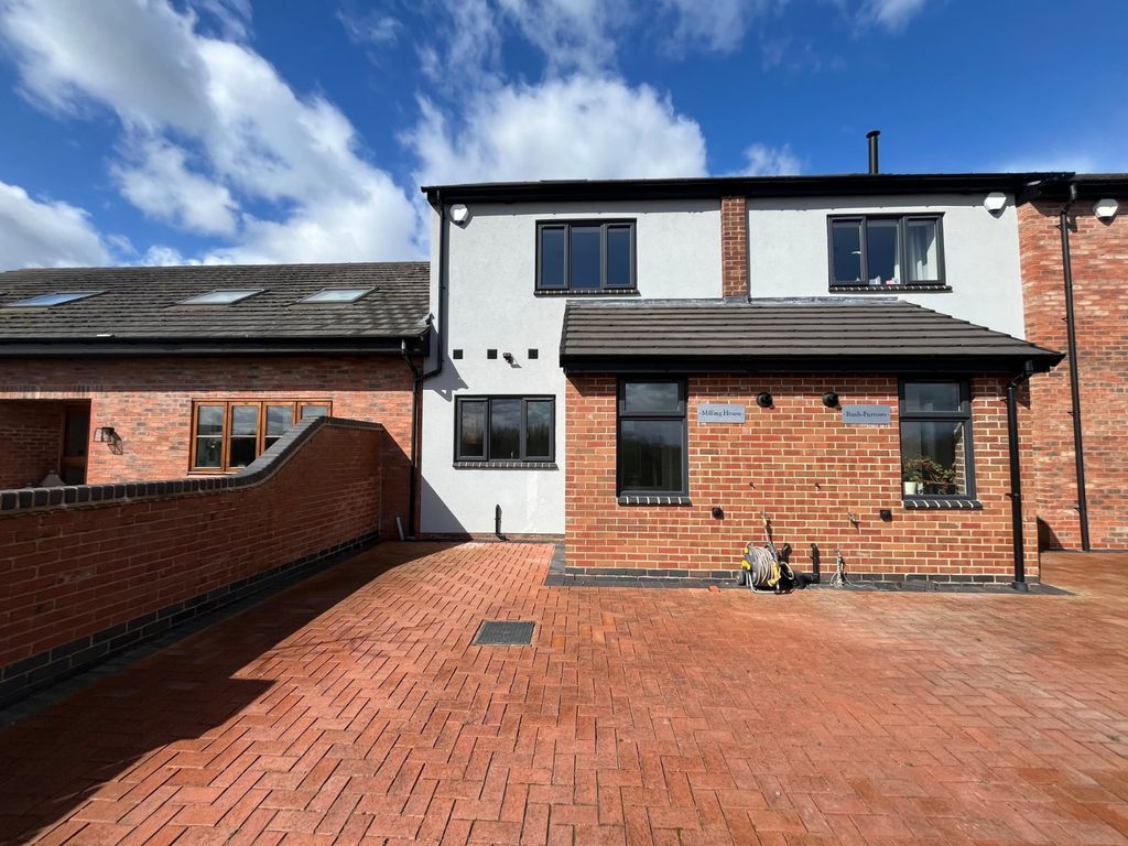 Property photo 1 of 18 Picture No. 05