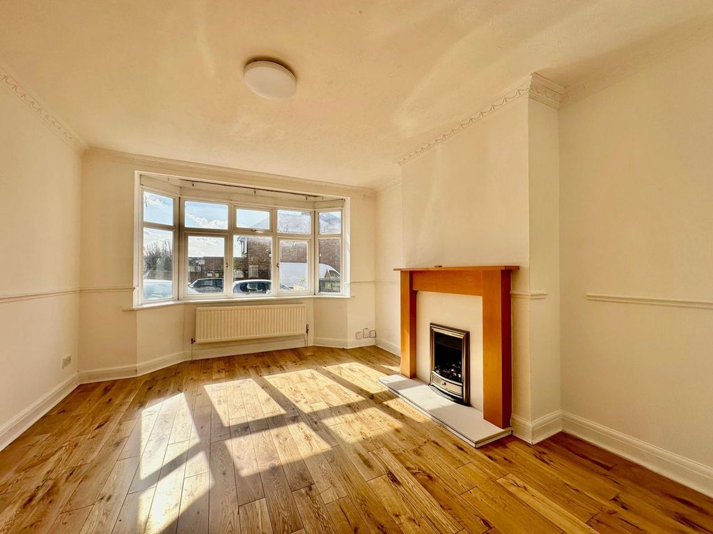 Property photo 2 of 11 Reception Room