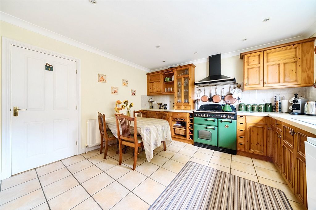 Property photo 2 of 22 Picture No. 17