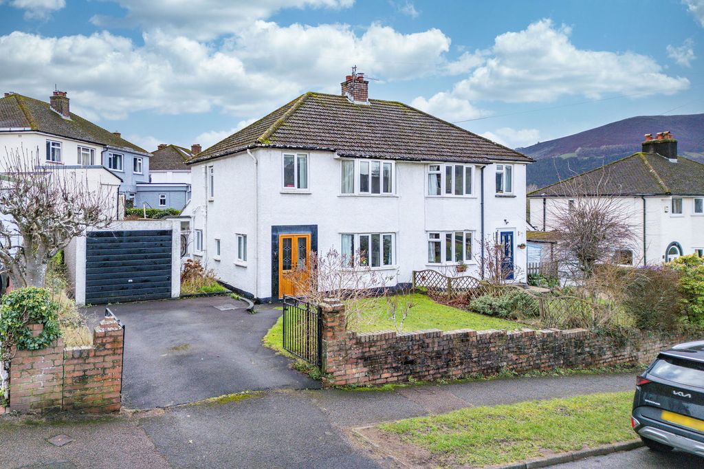 Property photo 2 of 30