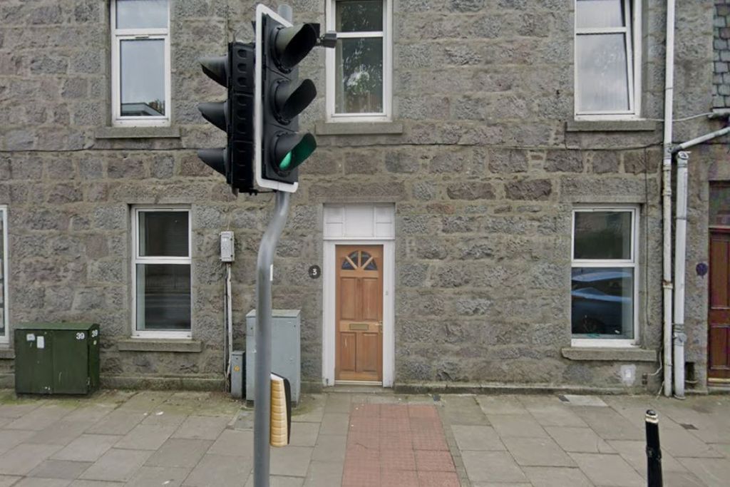 Property photo 1 of 6